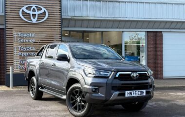 Used Toyota Hilux 2.8 D-4D-h Invincible X Pickup 4dr Diesel Hybrid Auto 4WD Euro 6 (204 ps)
