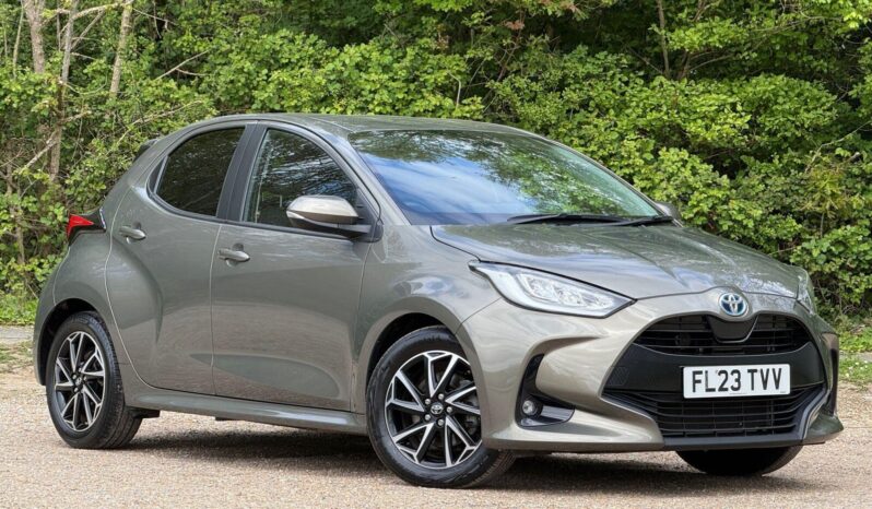 Used Toyota Yaris 1.5 VVT-h Design Hatchback 5dr Petrol Hybrid E-CVT Euro 6 (s/s) (116 ps) full