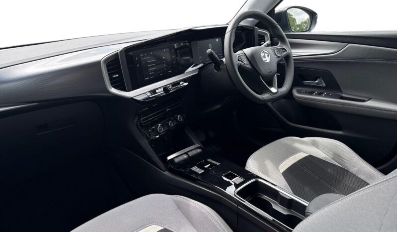 Used Vauxhall Mokka 50kWh Design Auto 5dr full