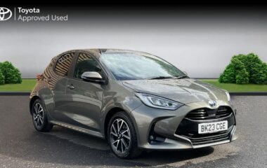 Used Toyota Yaris 1.5 VVT-h Design E-CVT Euro 6 (s/s) 5dr