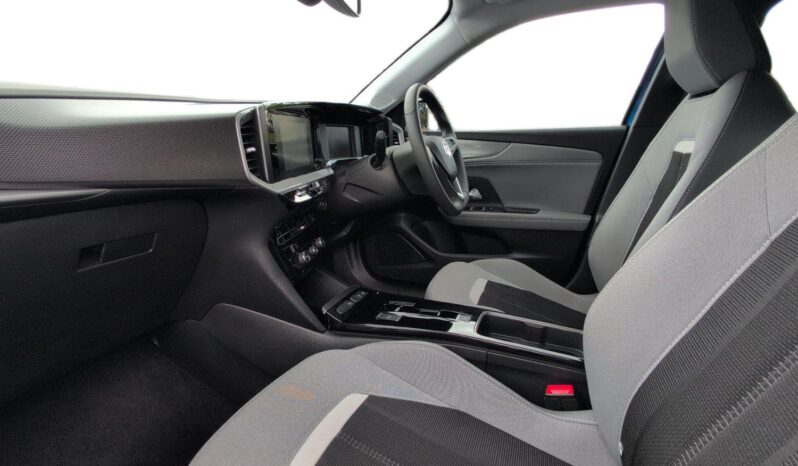 Used Vauxhall Mokka 50kWh Design Auto 5dr full