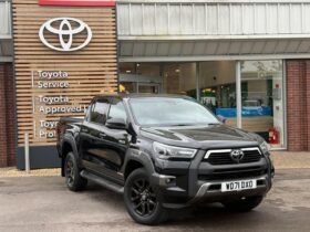 Used Toyota Hilux 2.8 D-4D Invincible X Pickup Double Cab 4dr Diesel Auto 4WD Euro 6 (s/s) (204 ps)