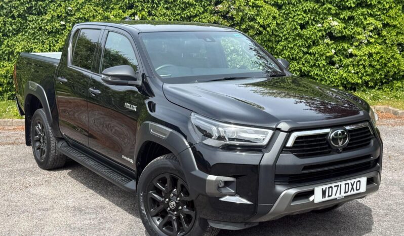 Used Toyota Hilux 2.8 D-4D Invincible X Pickup Double Cab 4dr Diesel Auto 4WD Euro 6 (s/s) (204 ps) full