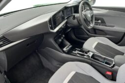 Used Vauxhall Mokka 50kWh Design Auto 5dr full