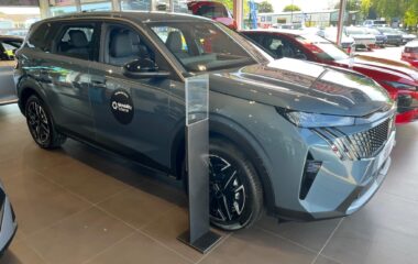 Used Peugeot 5008 1.2 Allure e-DSC6 Euro 6 (s/s) 5dr