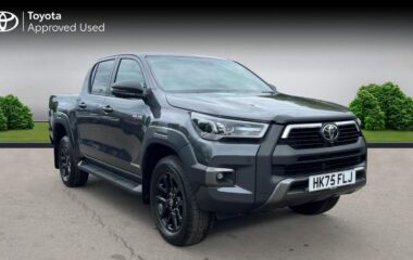Used Toyota Hilux 2.8 D-4D-h Invincible X Pickup 4dr Diesel Hybrid Auto 4WD Euro 6 (204 ps)
