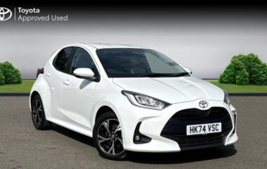 Used Toyota Yaris 1.5 VVT-h Design E-CVT Euro 6 (s/s) 5dr