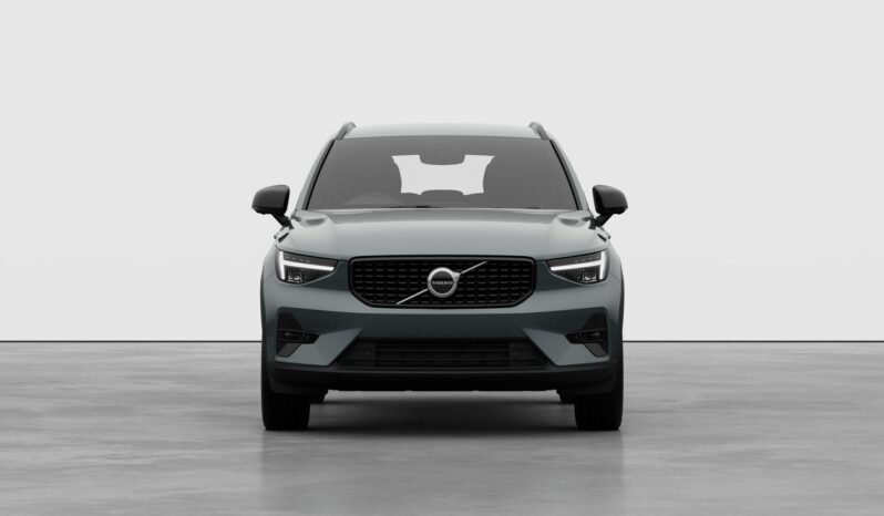Used Volvo XC40 Plus full