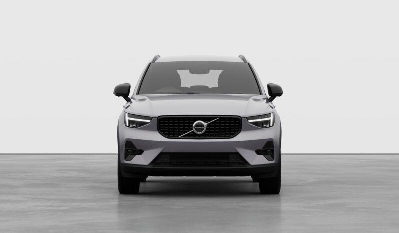 Used Volvo XC40 Plus full