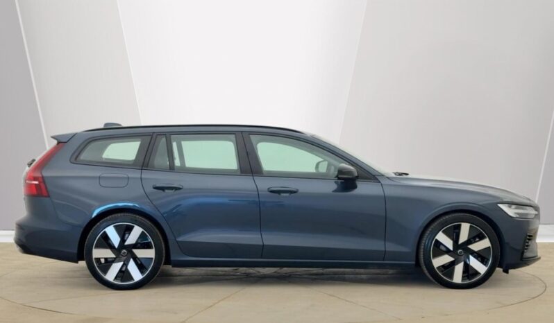 Used Volvo V60 Plus, T6 AWD Plug-in hybrid, Electric/Petrol, Dark full