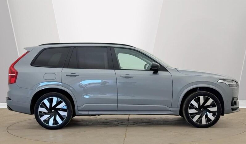 Used Volvo XC90 Recharge Ultimate, T8 AWD Plug-in hybrid, Electric/Petrol, Dark, 7 Seats full
