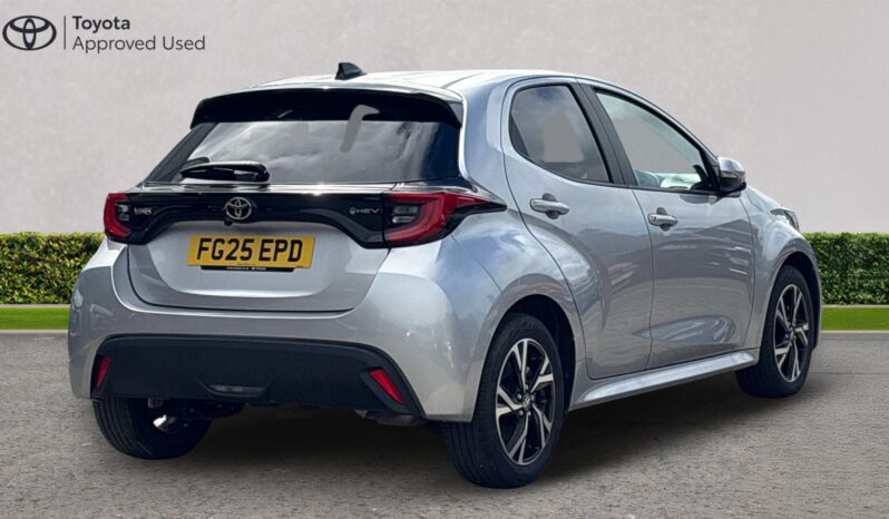 Used Toyota Yaris 1.5 VVT-h Design E-CVT Euro 6 (s/s) 5dr full