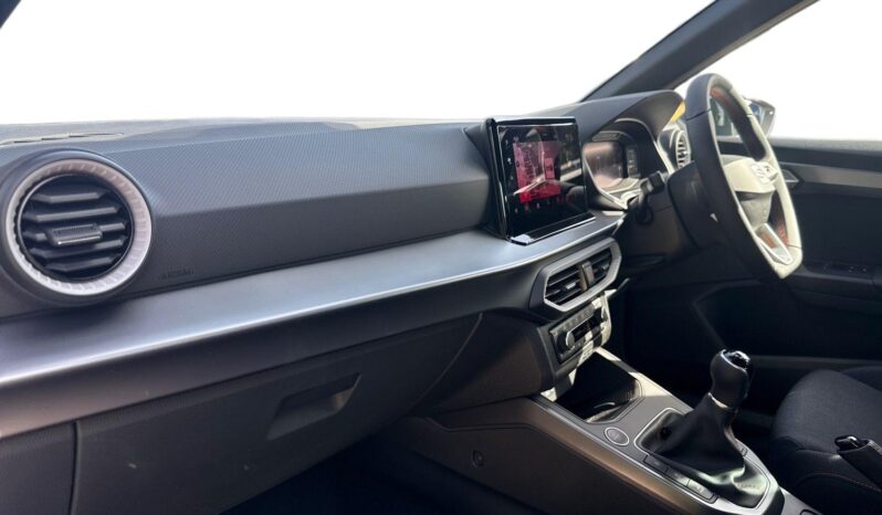 Used SEAT Arona 1.0 TSI 115 FR Black Edition 5dr full