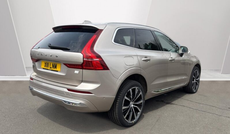 Used Volvo XC60 Recharge Ultimate, T8 AWD plug-in hybrid, Electric/Petrol, Bright full