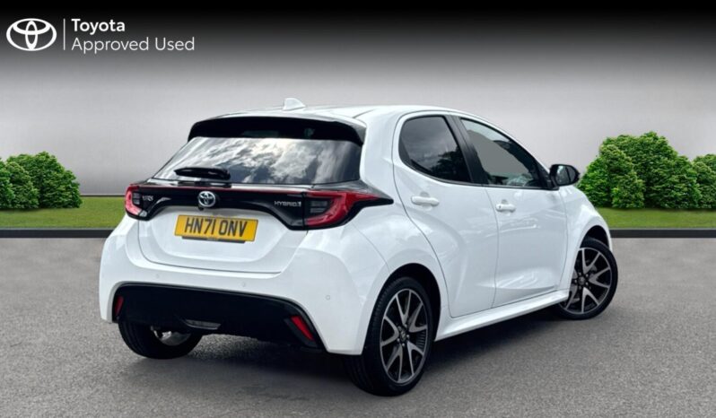 Used Toyota Yaris 1.5 VVT-h Dynamic E-CVT Euro 6 (s/s) 5dr full