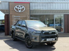 Used Toyota Hilux 2.8 D-4D Invincible X Auto 4WD Euro 6 (s/s) 4dr