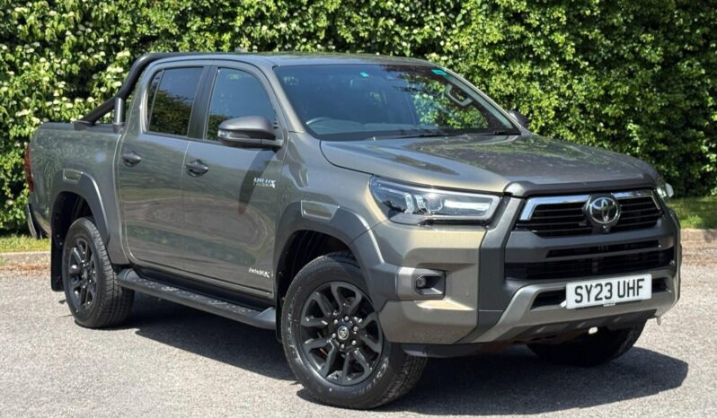 Used Toyota Hilux 2.8 D-4D Invincible X Auto 4WD Euro 6 (s/s) 4dr full