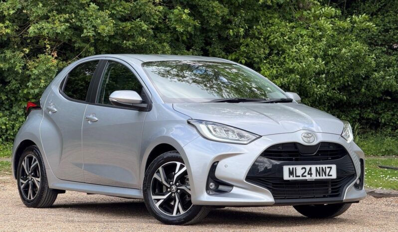 Used Toyota Yaris 1.5 VVT-h Design Hatchback 5dr Petrol Hybrid E-CVT Euro 6 (s/s) (116 ps) full