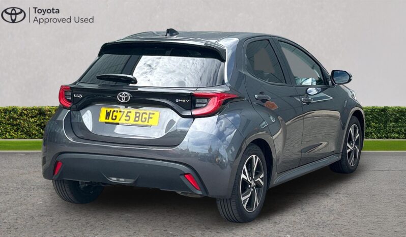 Used Toyota Yaris 1.5 VVT-h Design E-CVT Euro 6 (s/s) 5dr full