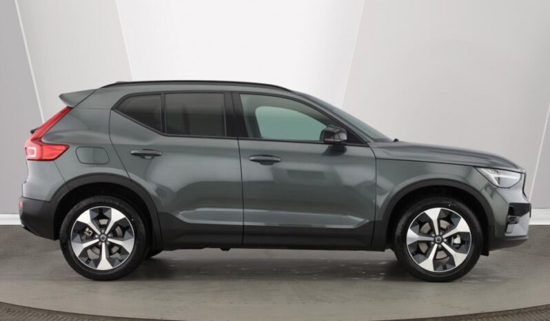 Used Volvo XC40 Plus, B3 Mild hybrid, Petrol, Dark full