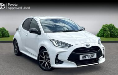 Used Toyota Yaris 1.5 VVT-h Dynamic E-CVT Euro 6 (s/s) 5dr