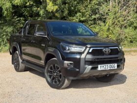 Used Toyota Hilux 2.8 D-4D Invincible X Auto 4WD Euro 6 (s/s) 4dr