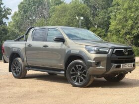 Used Toyota Hilux 2.8 D-4D Invincible X Auto 4WD Euro 6 (s/s) 4dr