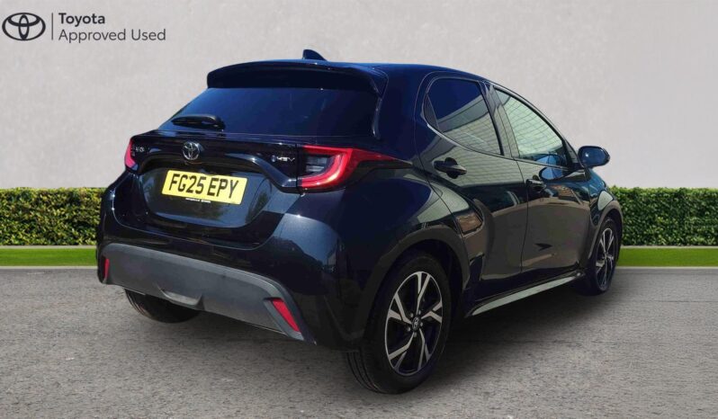 Used Toyota Yaris 1.5 VVT-h Design E-CVT Euro 6 (s/s) 5dr full