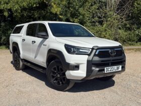 Used Toyota Hilux 2.8 D-4D Invincible X Auto 4WD Euro 6 (s/s) 4dr