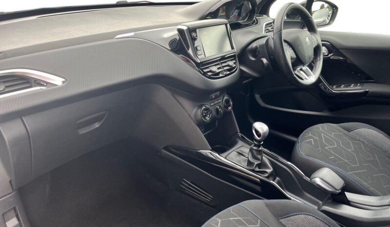 Used Peugeot 2008 1.2 PureTech Signature Euro 6 (s/s) 5dr full