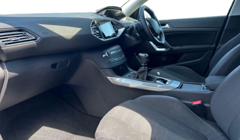 Used Peugeot 308 1.2 PureTech Allure Premium Euro 6 (s/s) 5dr full