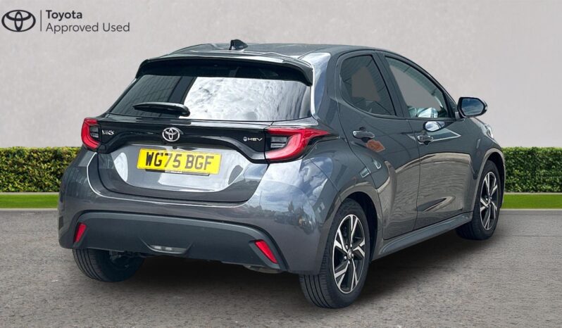Used Toyota Yaris 1.5 VVT-h Design E-CVT Euro 6 (s/s) 5dr full