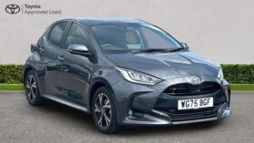 Used Toyota Yaris 1.5 VVT-h Design E-CVT Euro 6 (s/s) 5dr