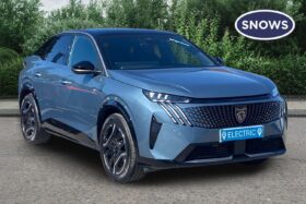 Used Peugeot E-3008 73kWh GT Auto 5dr