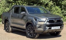Used Toyota Hilux 2.8 D-4D Invincible X Auto 4WD Euro 6 (s/s) 4dr