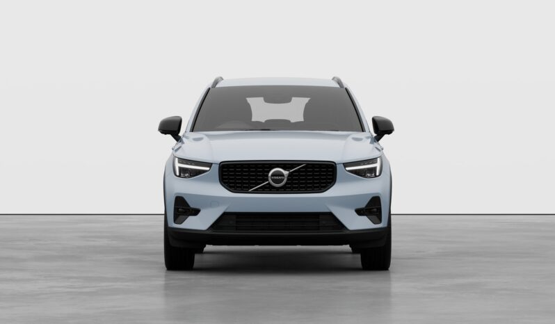 Used Volvo XC40 Plus full