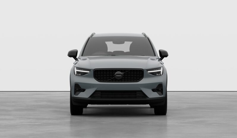 Used Volvo XC40 Plus full