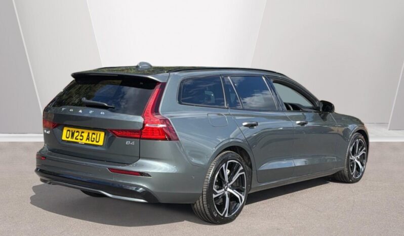 Used Volvo V60 Ultra, B4 Mild hybrid, Petrol, Dark full
