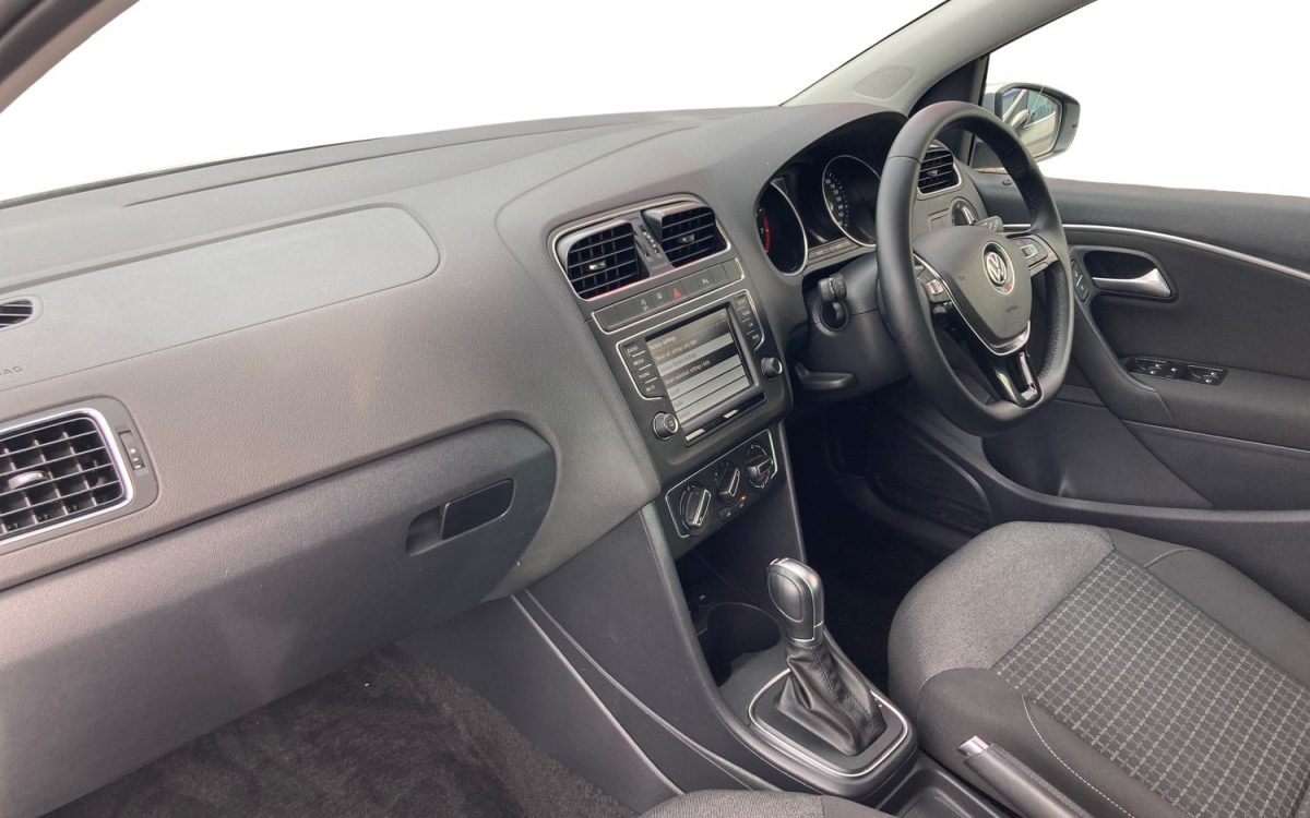 used-Volkswagen-Polo-1.2-TSI-BlueMotion-Tech-SEL-DSG-Euro-6-ss-5dr-Hatchback-5-door-model-year-2015-16682303-1